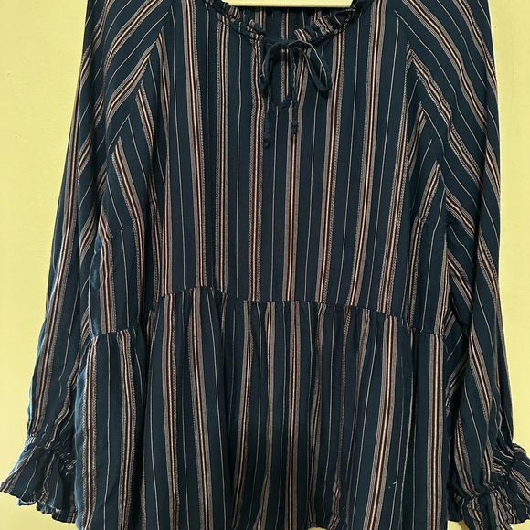 Wonderly Striped Blouse - Picture 2 of 3
